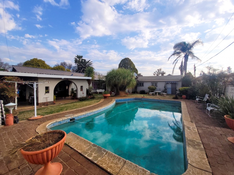 3 Bedroom Property for Sale in Flamwood North West